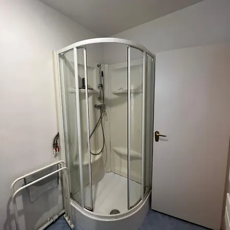 Appt Plein Centre , Face Avec Parking