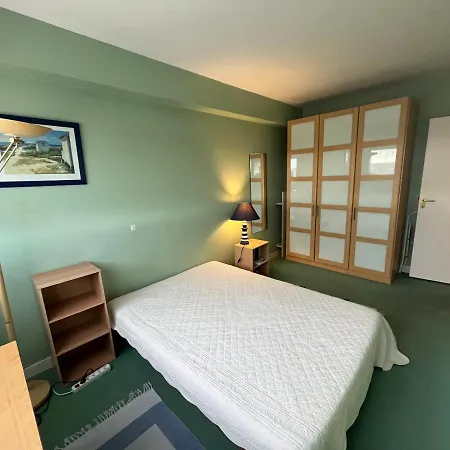 Appt Plein Centre , Face Avec Parking Appartement *