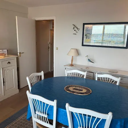 Appt Plein Centre , Face Avec Parking アパート