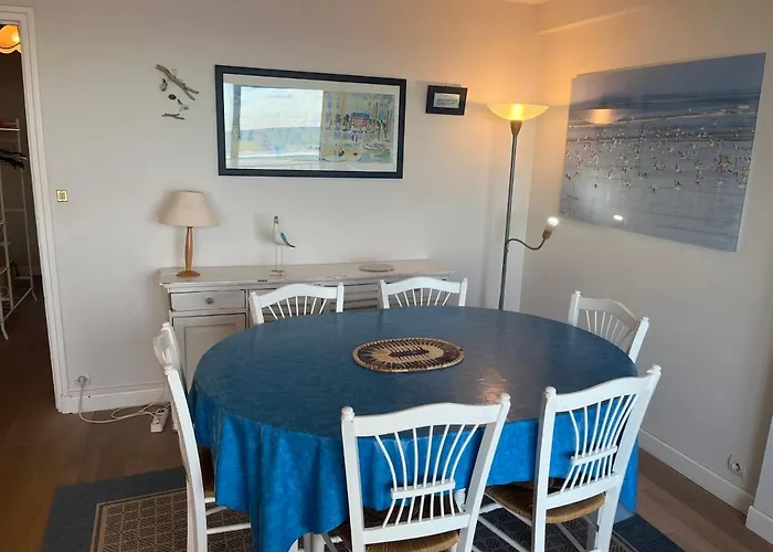 Appt Plein Centre , Face Avec Parking